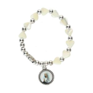 Armband op elastiek Hartjes parelmoer