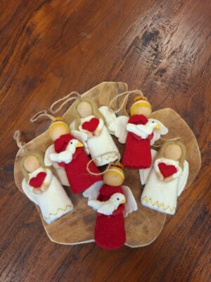 Engel vilt met duif/hart - 10 cm