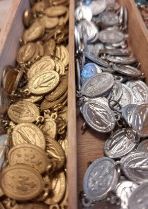 Medaille Maria goud/zilverkleurig